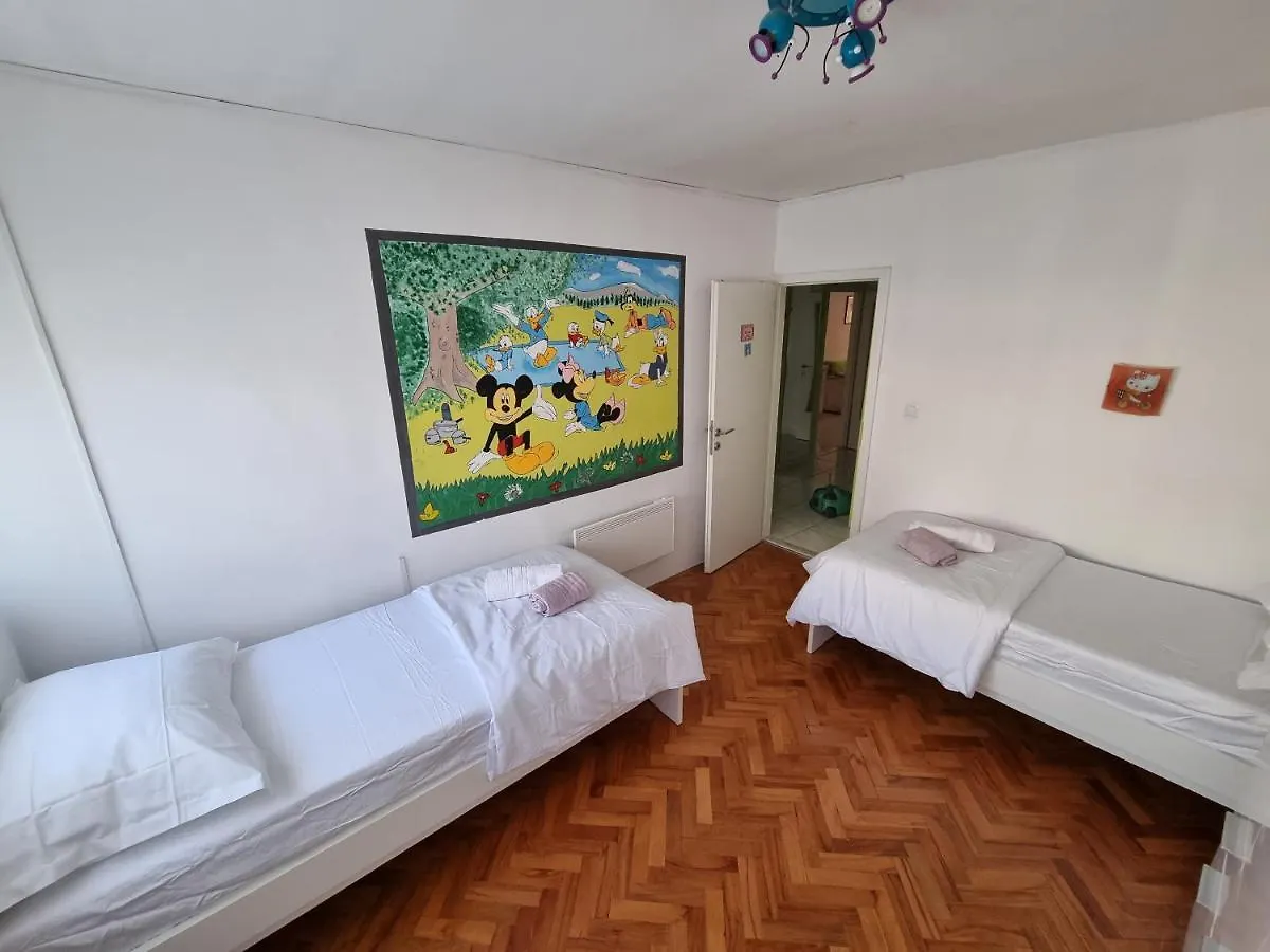 Nani Apartment Split