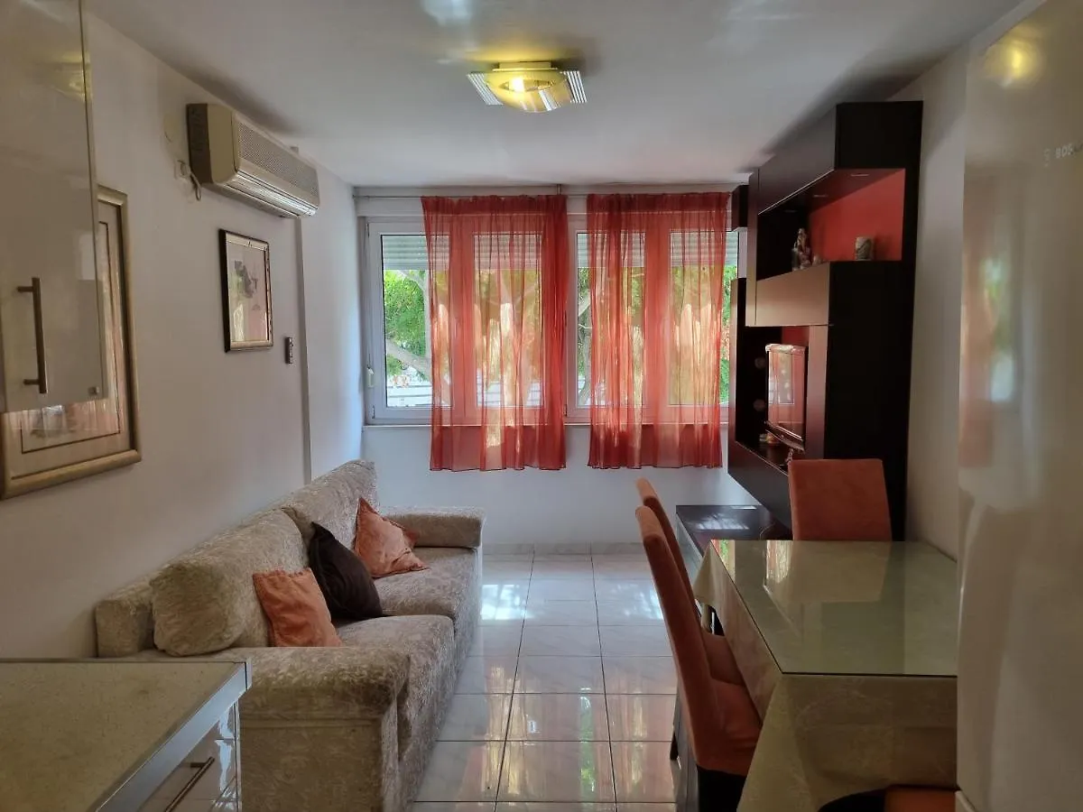 Nani Apartment Split
