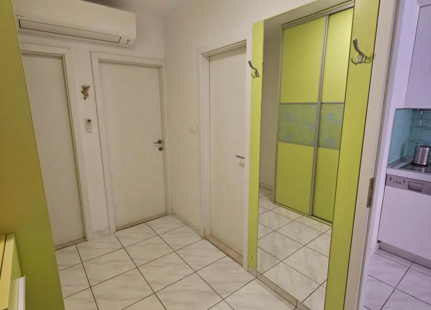 Nani Apartment Split